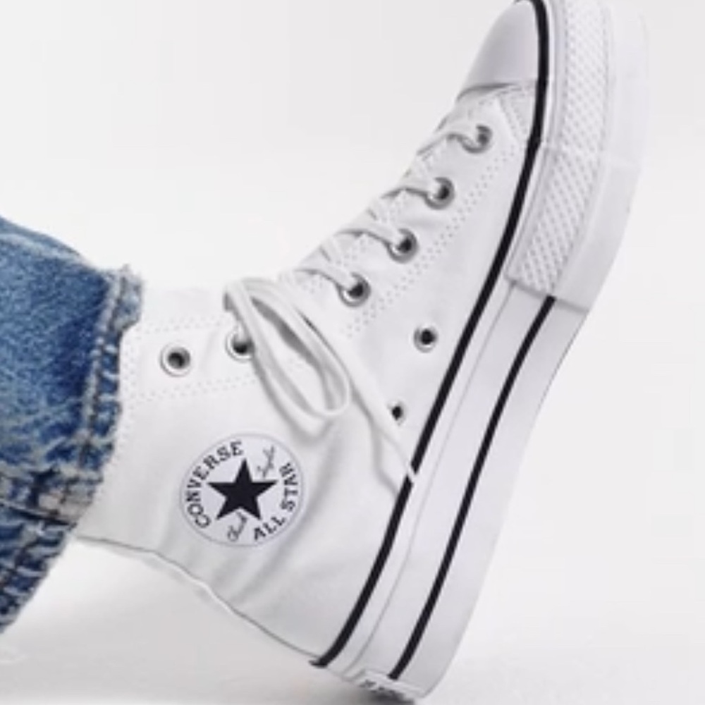 Converse - Chuck Taylor All Star Lift Platform
Canvas - Picture 4 of 17